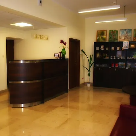 Pod Debem Hotel Szydlowiec