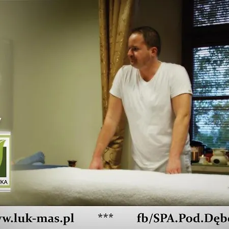 Pod Debem Hotel