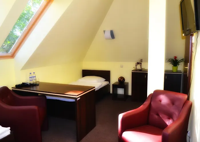 Pod Debem Hotel Szydlowiec
